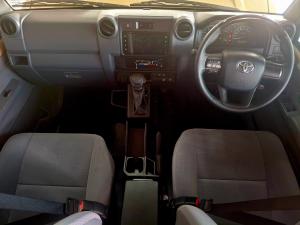 Toyota Land Cruiser 79 2.8GD-6 double cab - Image 6