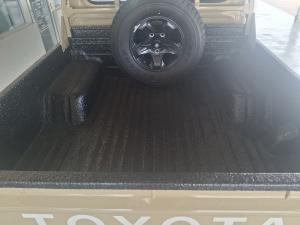 Toyota Land Cruiser 79 2.8GD-6 double cab - Image 9
