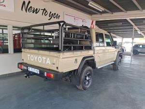 Toyota Land Cruiser 79 2.8GD-6 double cab - Image 4