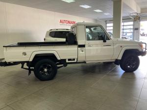 Toyota Land Cruiser 79 4.0 V6 single cab - Image 3