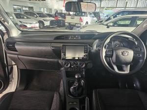 Toyota Hilux 2.4GD-6 Xtra cab Raider manual - Image 6