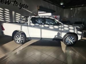 Toyota Hilux 2.8GD-6 double cab Raider auto - Image 3