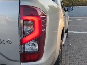 Nissan Navara 2.5DDTI LE/LE Plus 4X4 automatic D/C - Image 24