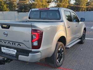 Nissan Navara 2.5DDTI LE/LE Plus 4X4 automatic D/C - Image 2