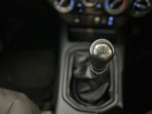 Toyota Hilux 2.4GD-6 single cab 4x4 Raider manual - Image 10
