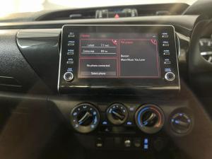 Toyota Hilux 2.4GD-6 single cab 4x4 Raider manual - Image 9