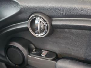 MINI Hatch Cooper Hatch 3-door auto - Image 15