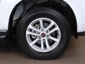 Isuzu D-Max 1.9TD double cab LS auto - Image 6