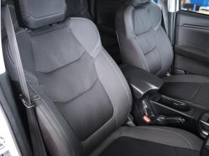 Isuzu D-Max 1.9TD double cab LS auto - Image 8