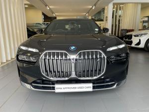 BMW i7 xDrive60 Design Pure Excellence - Image 2