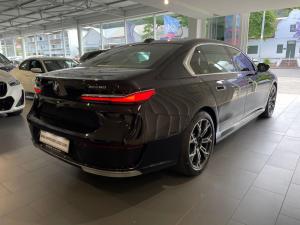 BMW i7 xDrive60 Design Pure Excellence - Image 4
