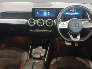 Mercedes-Benz GLB GLB220d 4Matic Progressive - Image 11