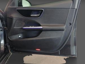 Mercedes-Benz C-Class C200 Avantgarde - Image 17