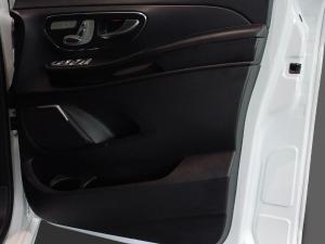Mercedes-Benz V-Class V300d Exclusive - Image 17