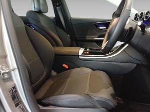 Mercedes-Benz C-Class C220d Avantgarde - Image 13