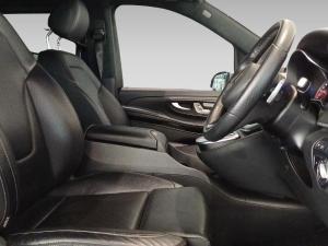 Mercedes-Benz V-Class V300d Exclusive - Image 13