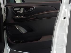 Mercedes-Benz V-Class V300d Exclusive - Image 17