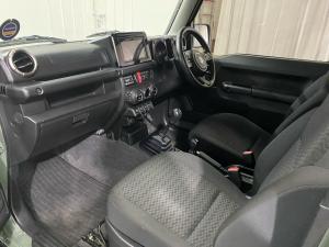 Suzuki Jimny 1.5 GLX AllGrip 3-door manual - Image 15