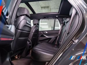 BMW X5 M50i - Image 11