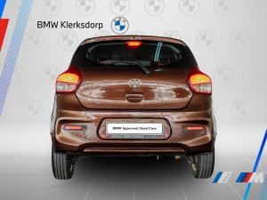 Toyota Vitz 1.0 XR manual - Image 9