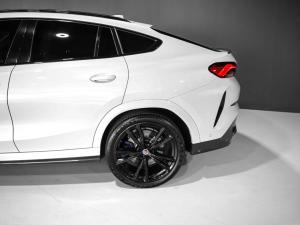 BMW X6 M50i - Image 14