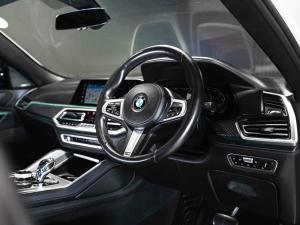 BMW X6 M50i - Image 19