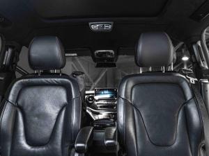 Mercedes-Benz V-Class V300d Avantgarde AMG Line - Image 9