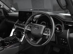 Toyota Land Cruiser 300 3.5T ZX - Image 7