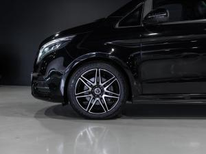 Mercedes-Benz V-Class V300d Exclusive - Image 13