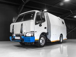 Hino Hino 300 614 LWBChassis Cab - Image 19