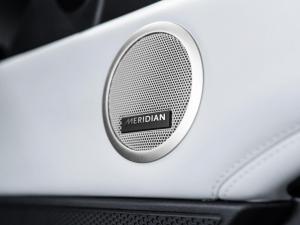 Land Rover Discovery D300 R-Dynamic SE - Image 12