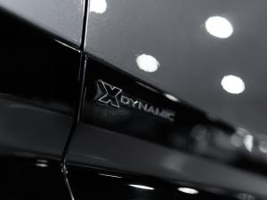Land Rover Discovery D300 R-Dynamic SE - Image 13