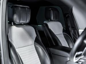 Land Rover Discovery D300 R-Dynamic SE - Image 6