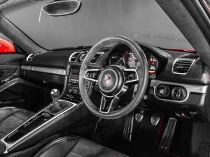 Porsche Cayman GT4 - Image 4