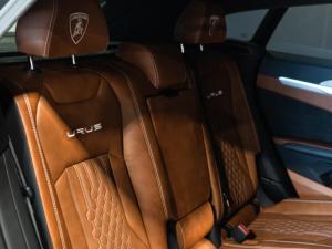 Lamborghini Urus S - Image 10