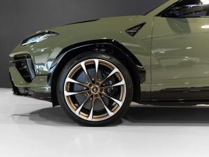 Lamborghini Urus S - Image 11