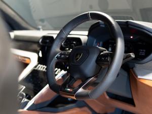 Lamborghini Urus S - Image 8
