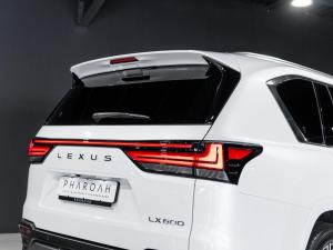 Lexus LX 600 Urban - Image 12
