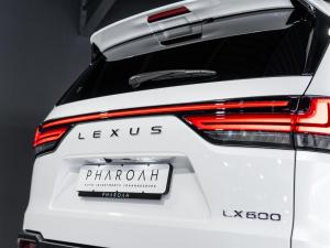 Lexus LX 600 Urban - Image 13