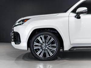 Lexus LX 600 Urban - Image 18