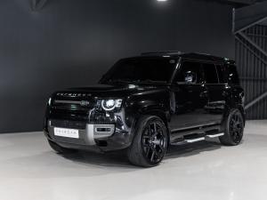 Land Rover Defender 110 D300 X-Dynamic HSE - Image 12