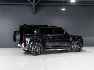 Land Rover Defender 110 D300 X-Dynamic HSE - Image 4