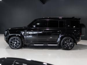 Land Rover Defender 110 D300 X-Dynamic HSE - Image 9
