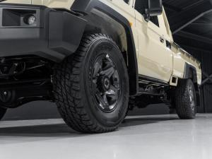 Toyota Land Cruiser 79 2.8GD-6 single cab auto - Image 10
