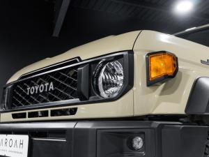 Toyota Land Cruiser 79 2.8GD-6 single cab auto - Image 14