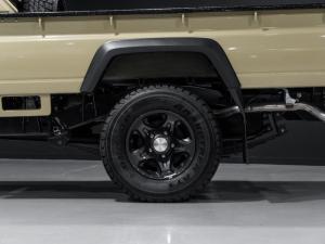 Toyota Land Cruiser 79 2.8GD-6 single cab auto - Image 7