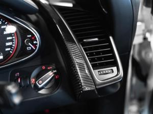 Audi R8 5.2 V10 Spyder quattro auto - Image 11