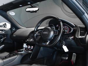Audi R8 5.2 V10 Spyder quattro auto - Image 15
