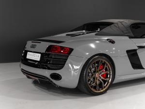 Audi R8 5.2 V10 Spyder quattro auto - Image 16