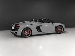 Audi R8 5.2 V10 Spyder quattro auto - Image 3